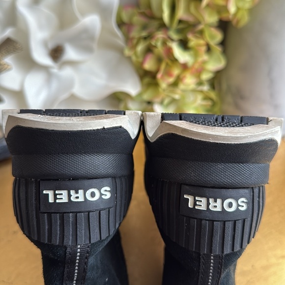 Sorel Kinetic Short Boots in Black Suede - Picture 16 of 16